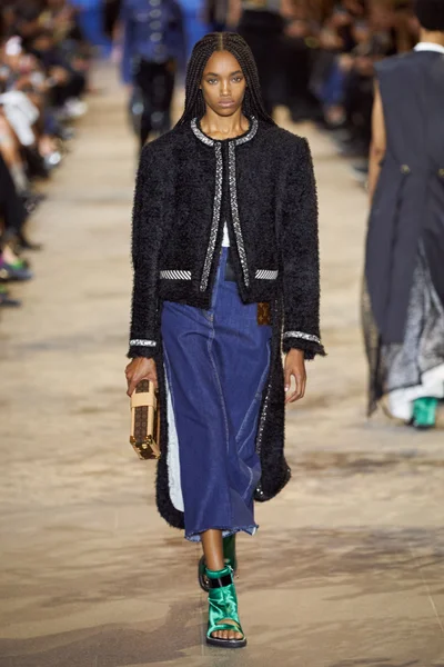 Look 13